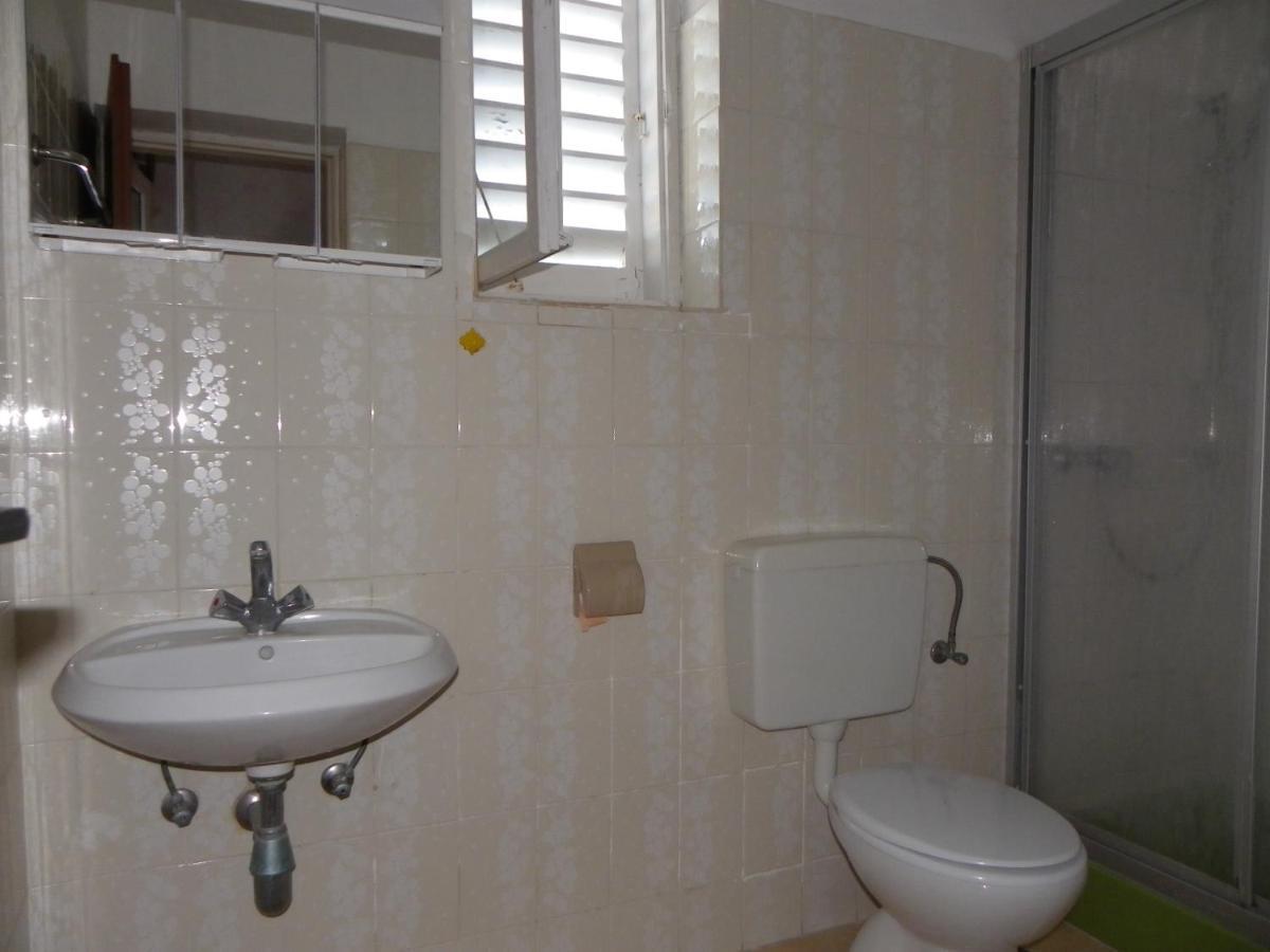 B&B Maestral Rab Rab Town Luaran gambar